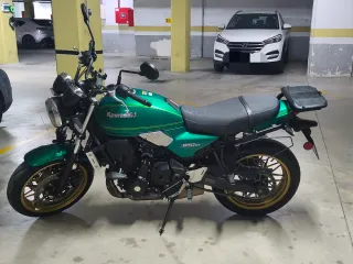 Kawasaki Z650RS Verde y Dorada