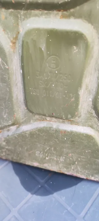 Taniche militari verdi