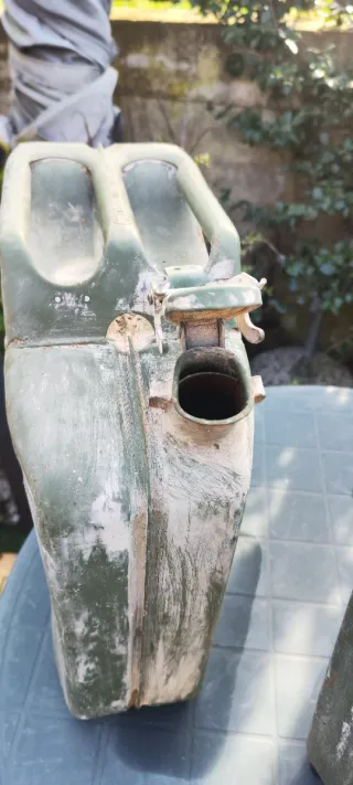 Taniche militari verdi