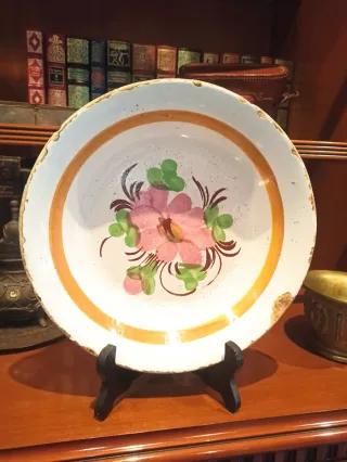 Antiguo plato cerámica esmaltada floral