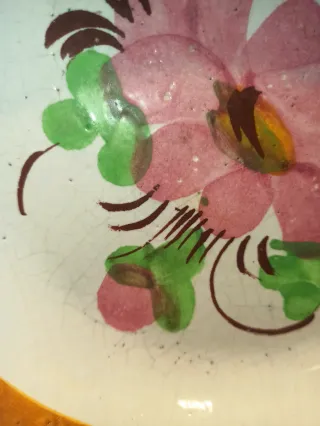 Antiguo plato cerámica esmaltada floral