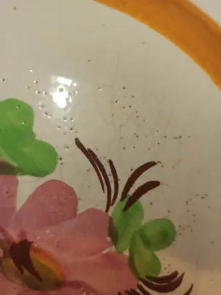 Antiguo plato cerámica esmaltada floral