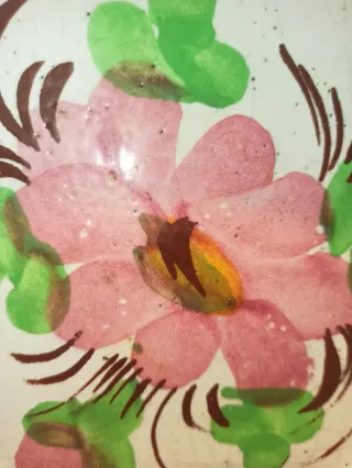 Antiguo plato cerámica esmaltada floral