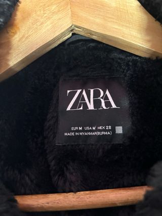 Chaqueta Zara acolchada negra talla M