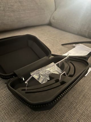 Gafas de sol deportivas negras y plateadas