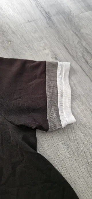 Camiseta Puma Marrón y Blanca