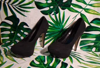 Décolleté Bata Nere con Plateau