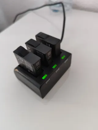 Cargador 3 baterías Smatree + 3 baterías GoPro