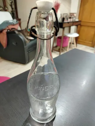 Botella antigua Gaseosas Piñeiro