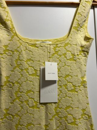 Vestido midi floral stretch de Zara Talla S