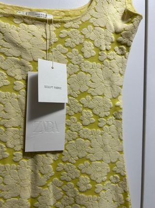 Vestido midi floral stretch de Zara Talla S