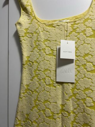 Vestido midi floral stretch de Zara Talla S