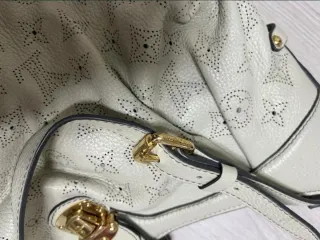 Bolso Louis Vuitton perforado