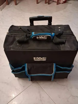 Caja de herramientas con accesorios