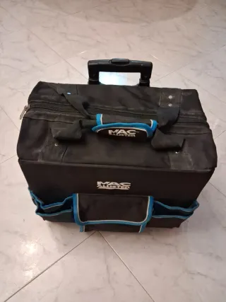 Caja de herramientas con accesorios