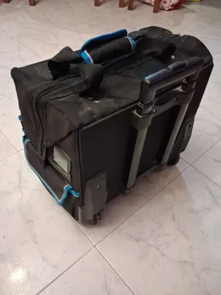 Caja de herramientas con accesorios