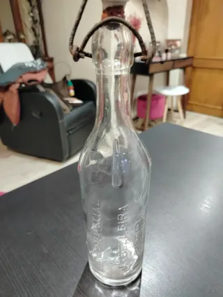 Botella antigua Gaseosas El Manantial