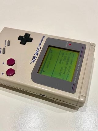 Nintendo Game Boy con 2 juegos