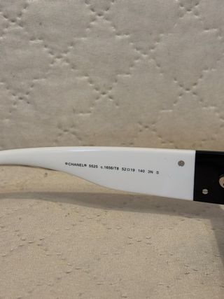 Occhiali Chanel Rettangolari Neri e Bianchi