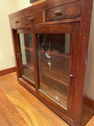 Aparador recibidor madera y cristal