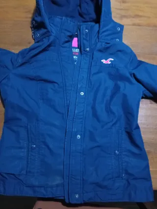 Abrigo Hollister Negro y Rosa Talla M