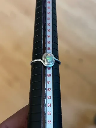 Anello Argento con Opale Ovale Artigianale