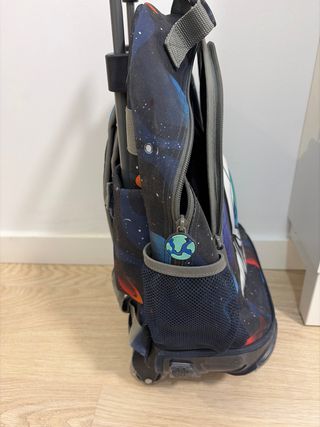 Mochila Totto con ruedas espacio