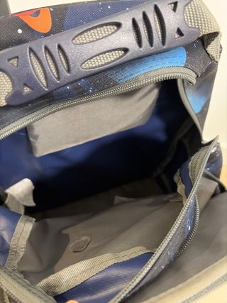 Mochila Totto con ruedas espacio