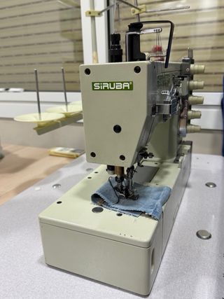 Siruba F007D Máquina Recubridora