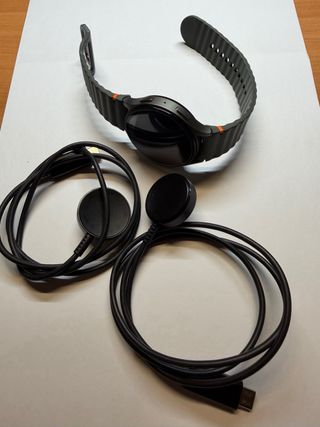 Samsung Galaxy Watch 7 + 2 cables de carga