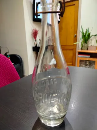 Botella antigua Gaseosas Reiriz