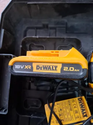 Taladro Dewalt DCD709 con 2 baterías