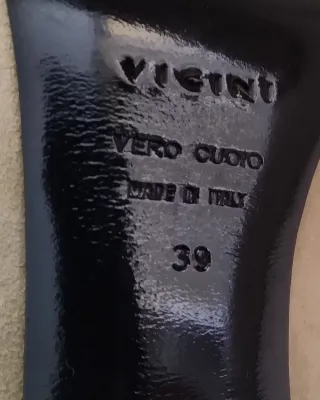 Talla 39. Zapatos de Tacón de la Firma VICINI