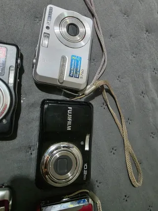 Lote 5 Cámaras Digitales Fujifilm, Lumix, Samsung