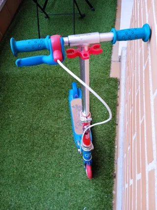 Patinete infantil Oxelo azul y rojo