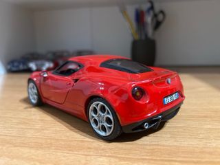 Alfa Romeo 4C 1:24