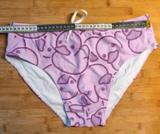 Bañador estampado patitos morado