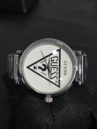 Reloj Guess Plateado y Blanco