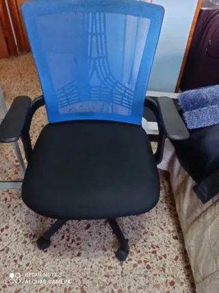 Sillón de estudio azul y negro regulable