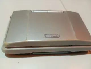Nintendo DS Plata + Juego Los Increíbles