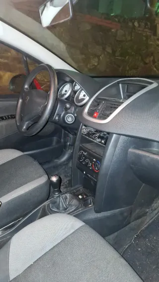 Peugeot 207 2006