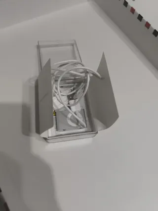 Apple iPod Shuffle Plata y Blanco