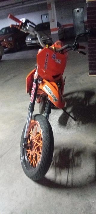 Rieju MRX 50 2006, estilo Supermotard Naranja