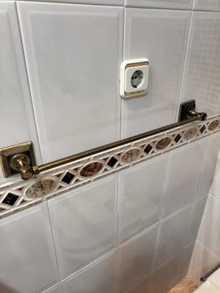 CÓRDOBA Baño completo accesorios roca.