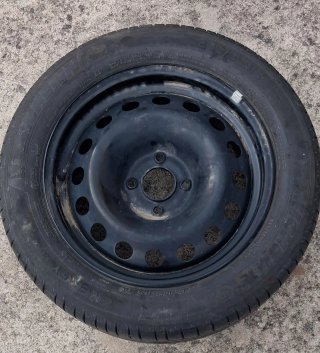 Rueda 4 Tornillos + neumático 205/55 R 16 91V