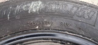 Rueda 4 Tornillos + neumático 205/55 R 16 91V