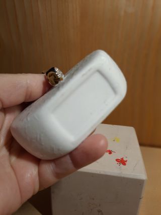 Piccolo vaso decorativo bianco con cuori