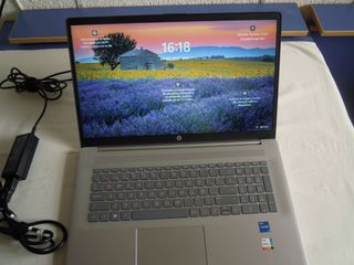 Portátil HP 17,3 i5 13th Gen 16GB RAM 1TB SSD