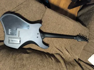 Guitarra Eléctrica Line 6 Shuriken SR25