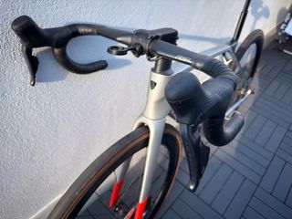 Trek Madone SL 7 M Gen 8 Plata Mate año 2025